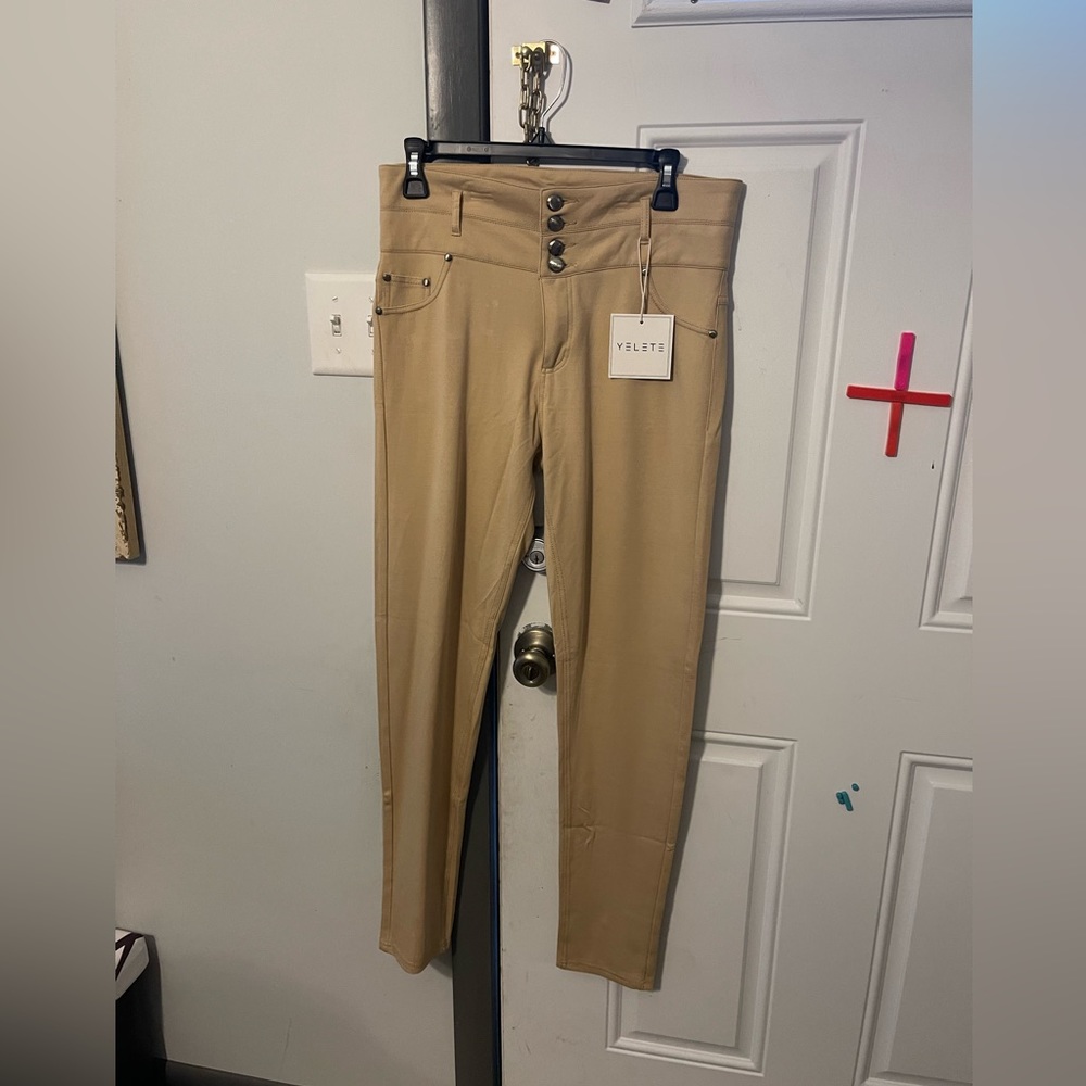 Yelete size large NWT khaki